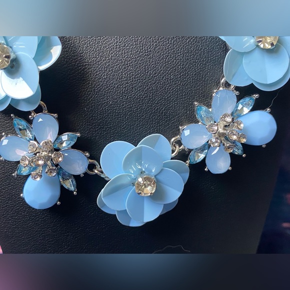 Blue Floral and Rhinestone Silvertone Necklace - Picture 2 of 4